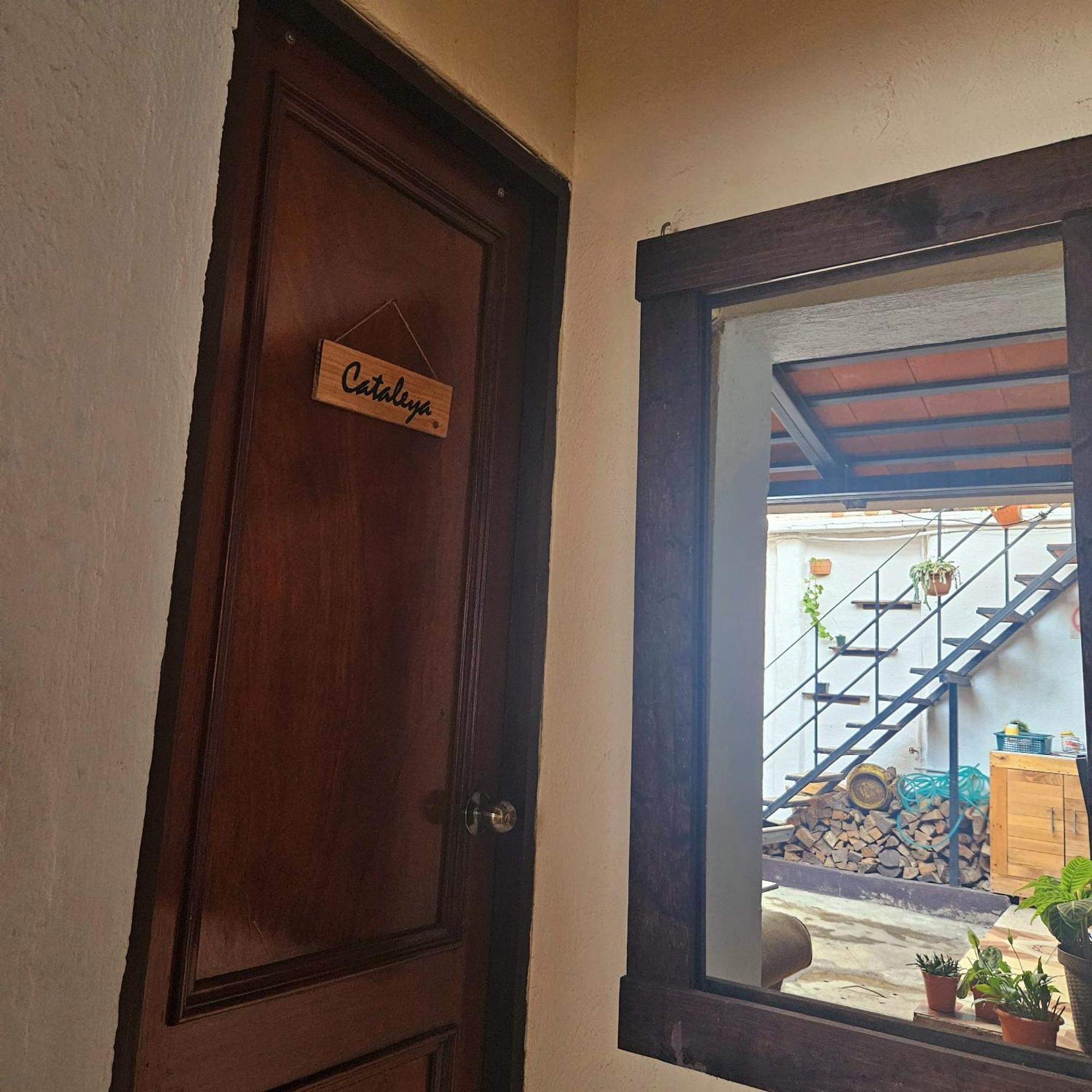 Cermeno'S House Hotell Antigua Eksteriør bilde