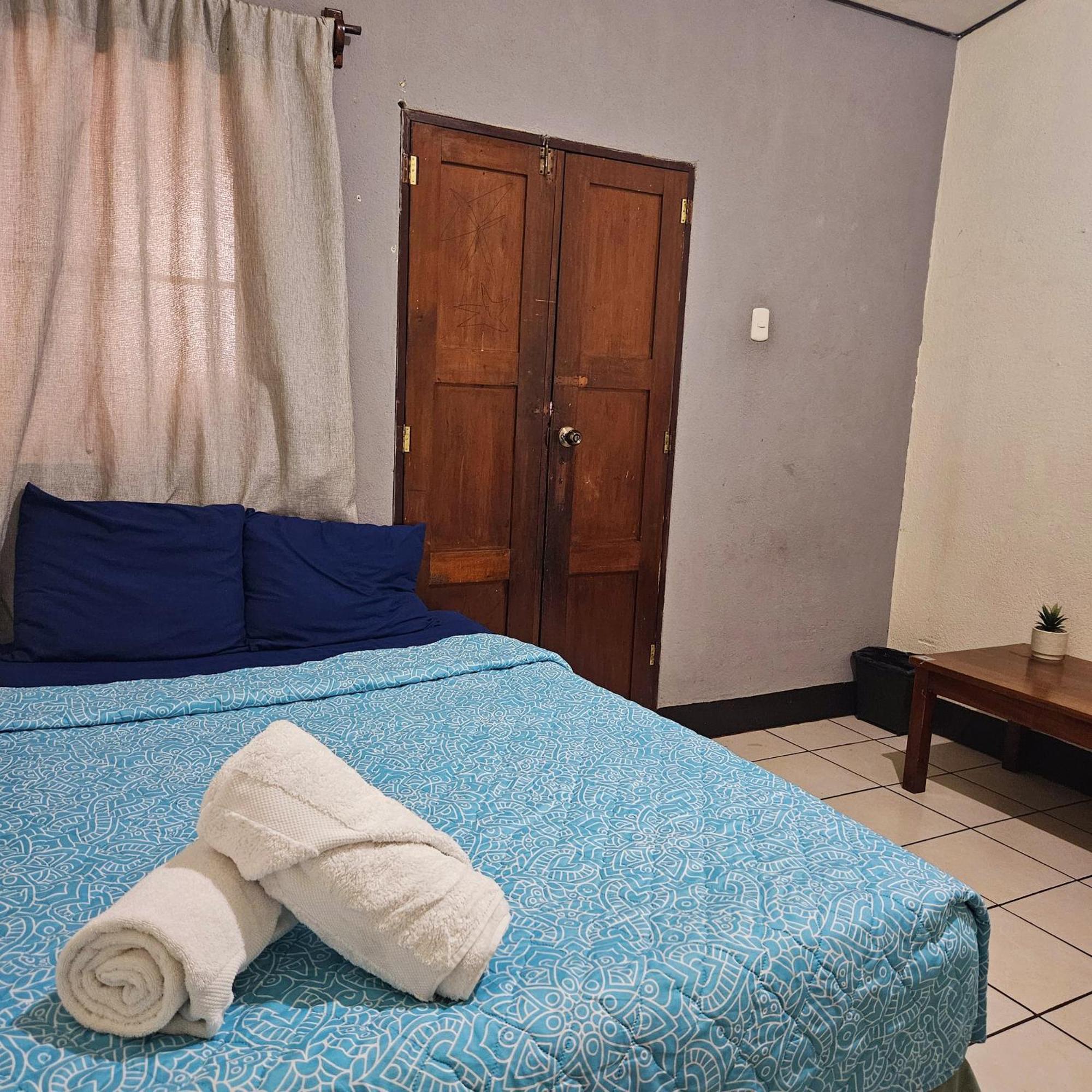 Cermeno'S House Hotell Antigua Eksteriør bilde
