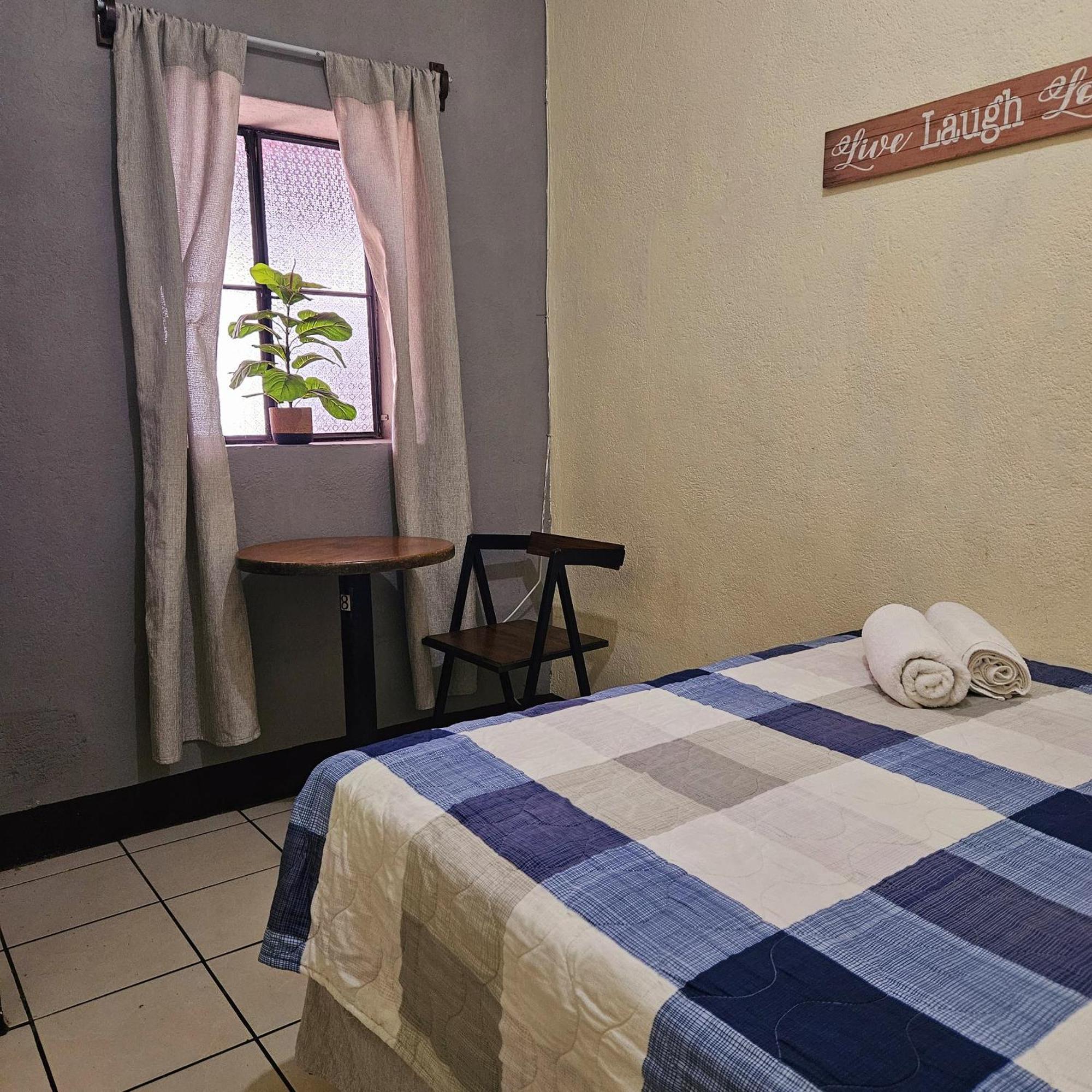 Cermeno'S House Hotell Antigua Eksteriør bilde